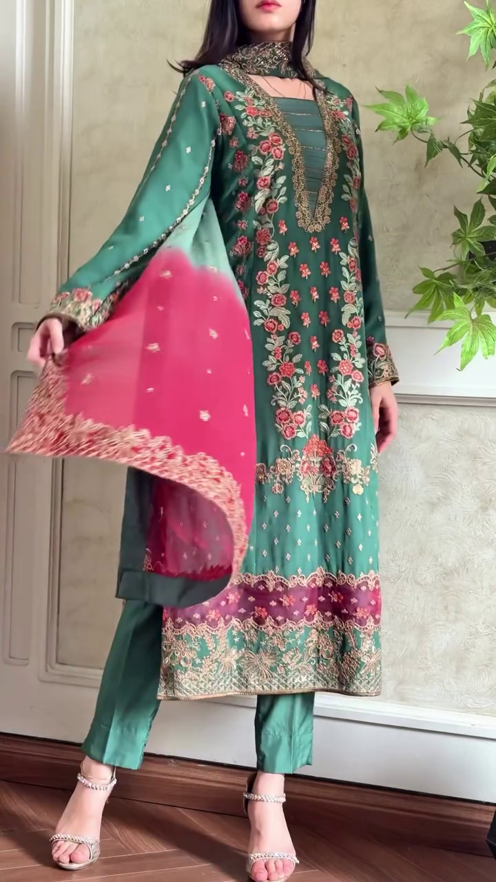 Emerald Green Embroidered Festive Suit with Dual-Tone Dupatta 🌿❤️ - Image 2