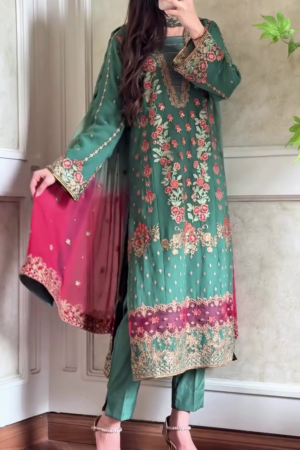 Emerald Green Embroidered Festive Suit with Dual-Tone Dupatta 🌿❤️