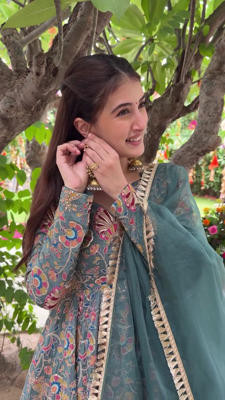 Teal Green Full-Length Anarkali with Intricate Mughal-Inspired Embroidery & Organza Dupatta 🌿✨ - Image 3